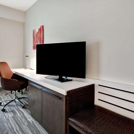 Hilton Garden Inn Lansing West Buitenkant foto