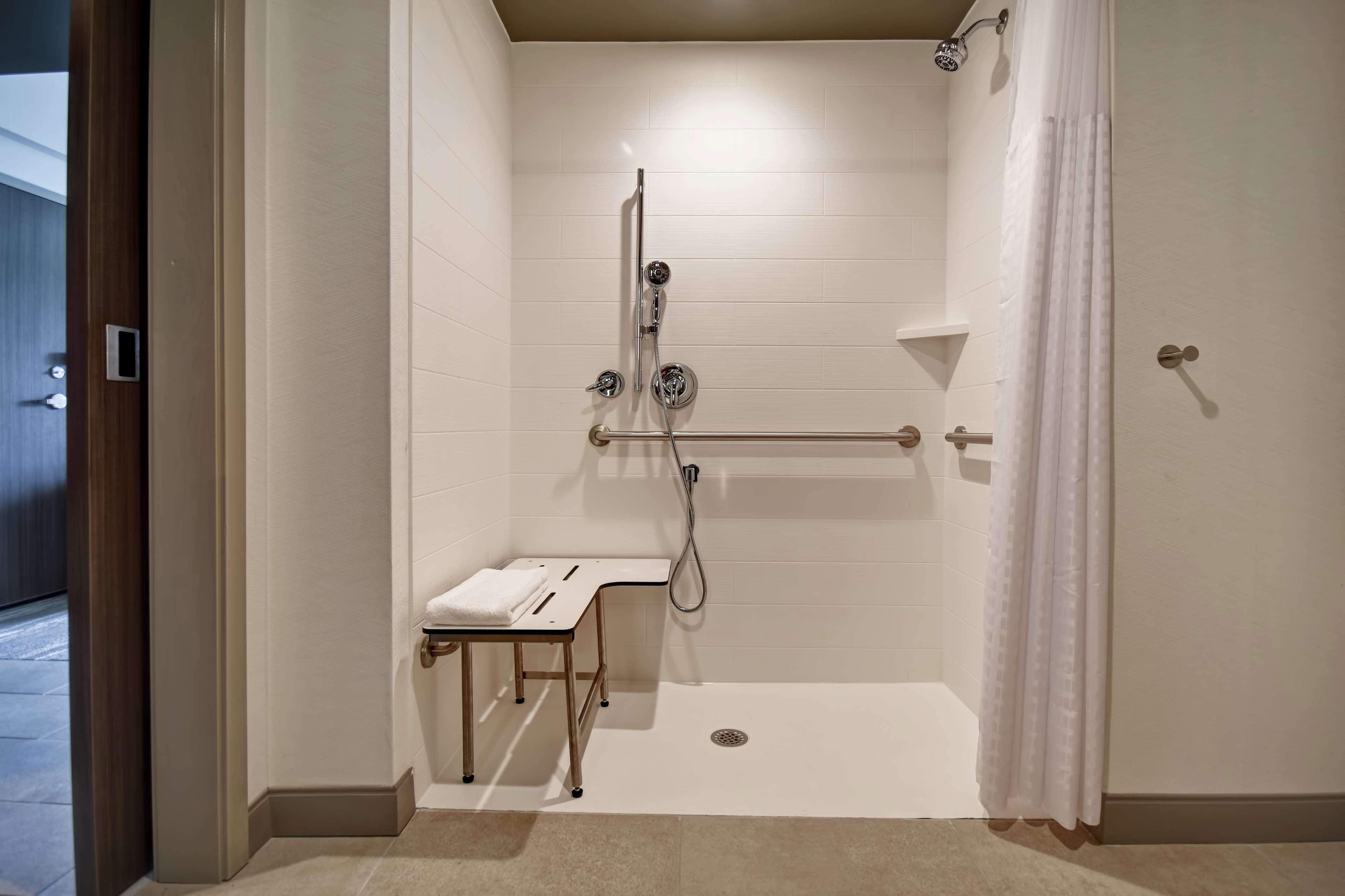 Hilton Garden Inn Lansing West Buitenkant foto