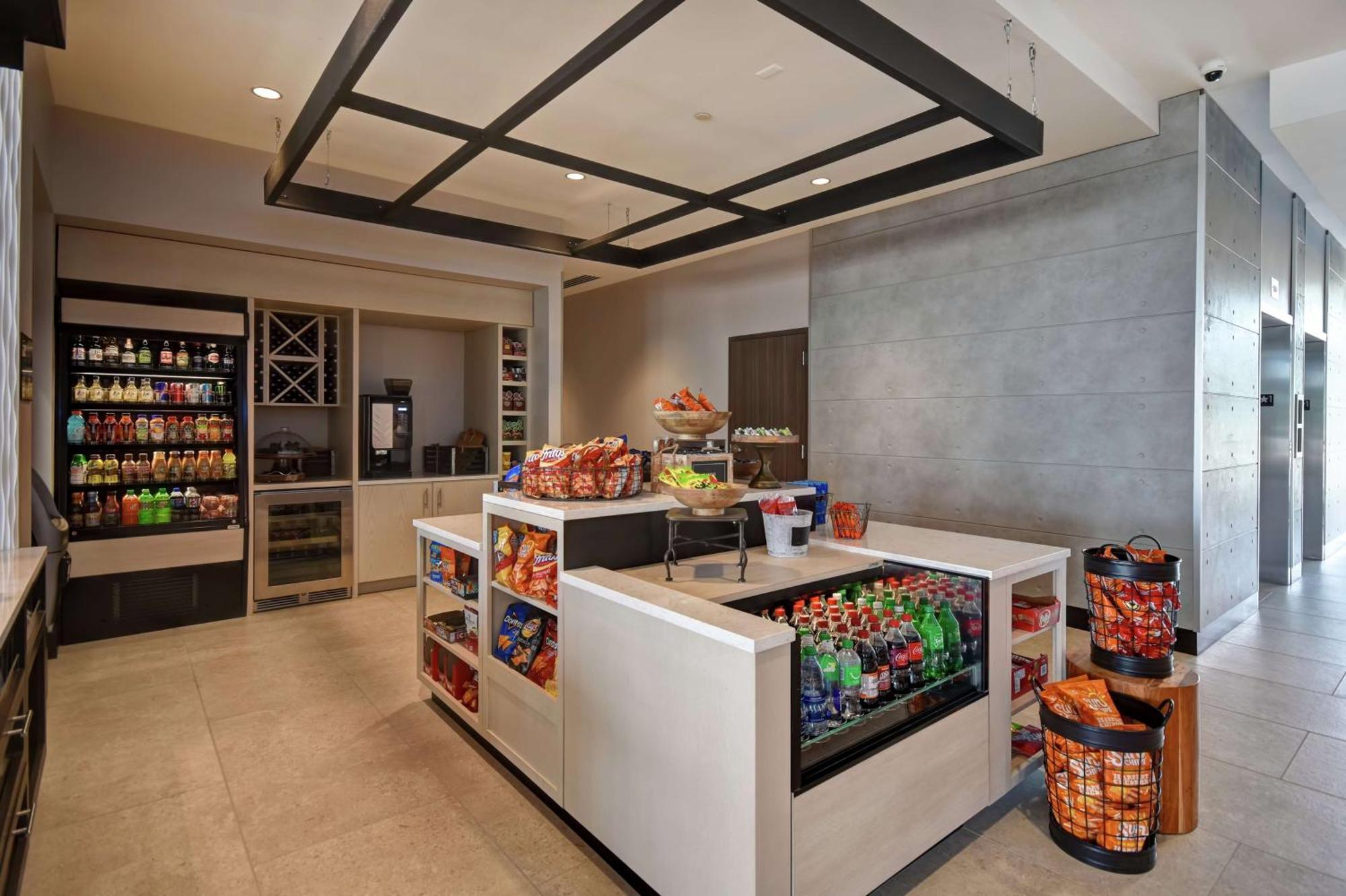 Hilton Garden Inn Lansing West Buitenkant foto