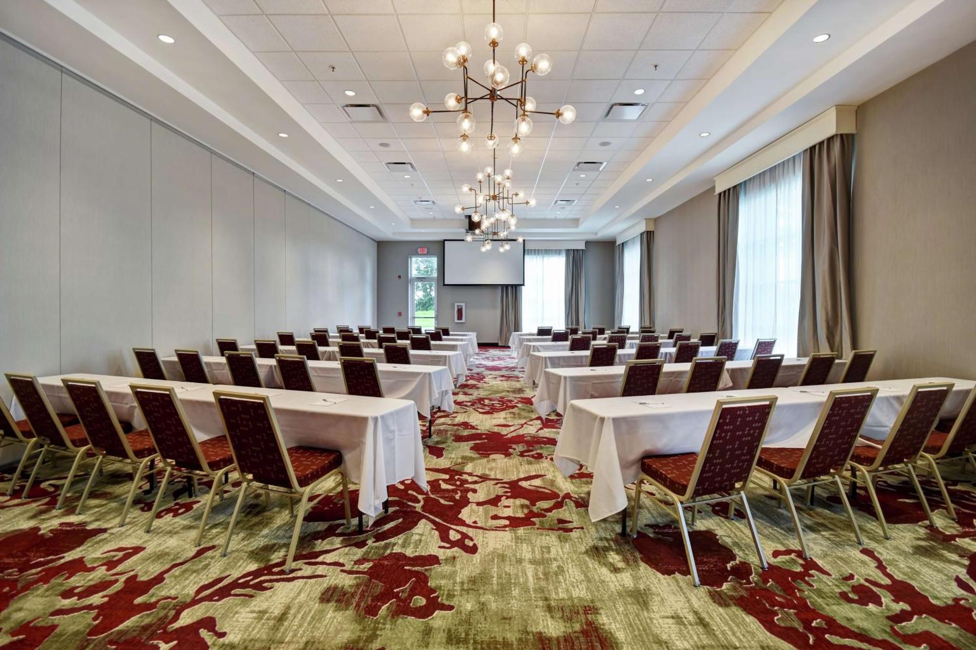 Hilton Garden Inn Lansing West Buitenkant foto