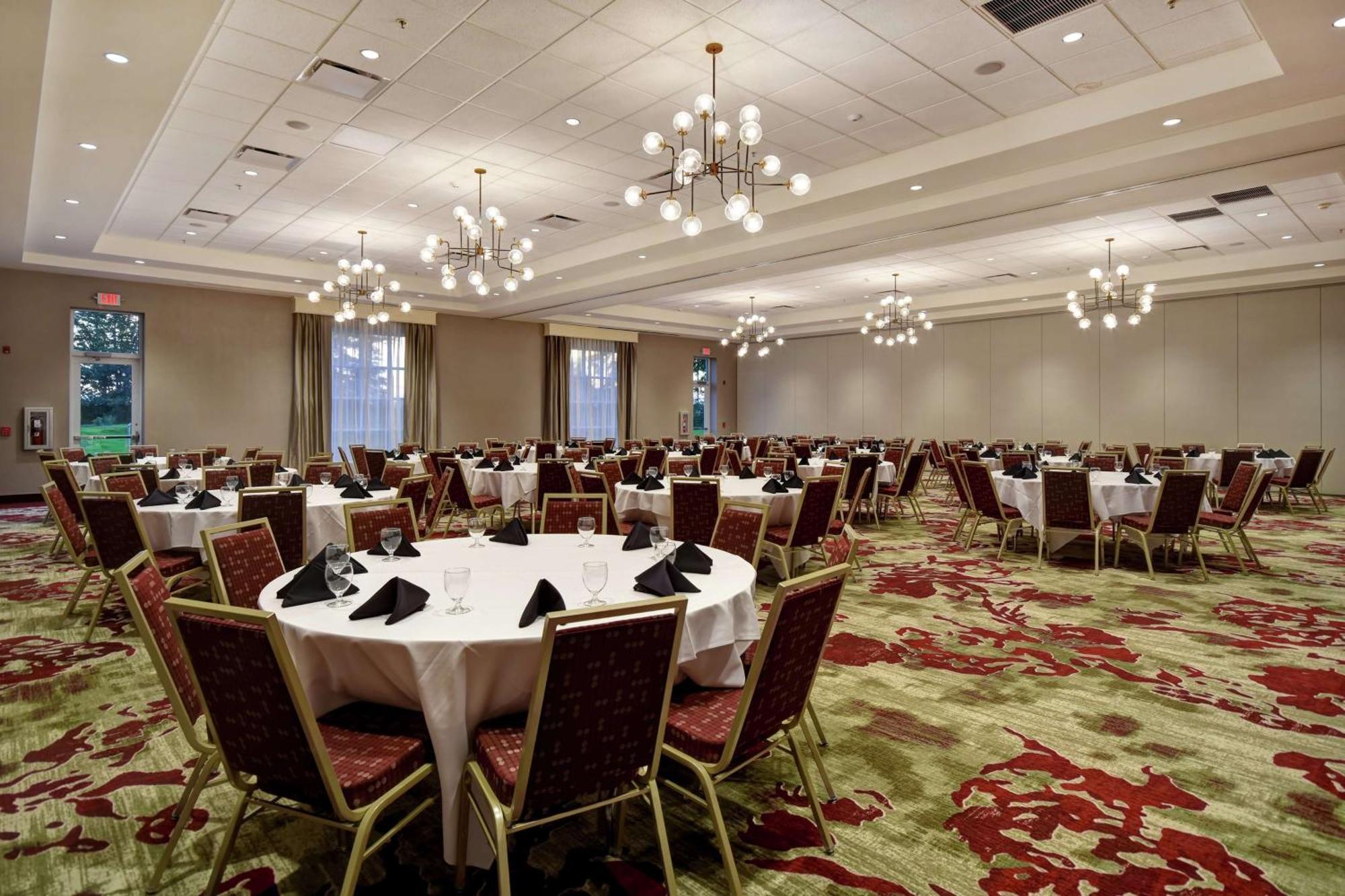 Hilton Garden Inn Lansing West Buitenkant foto